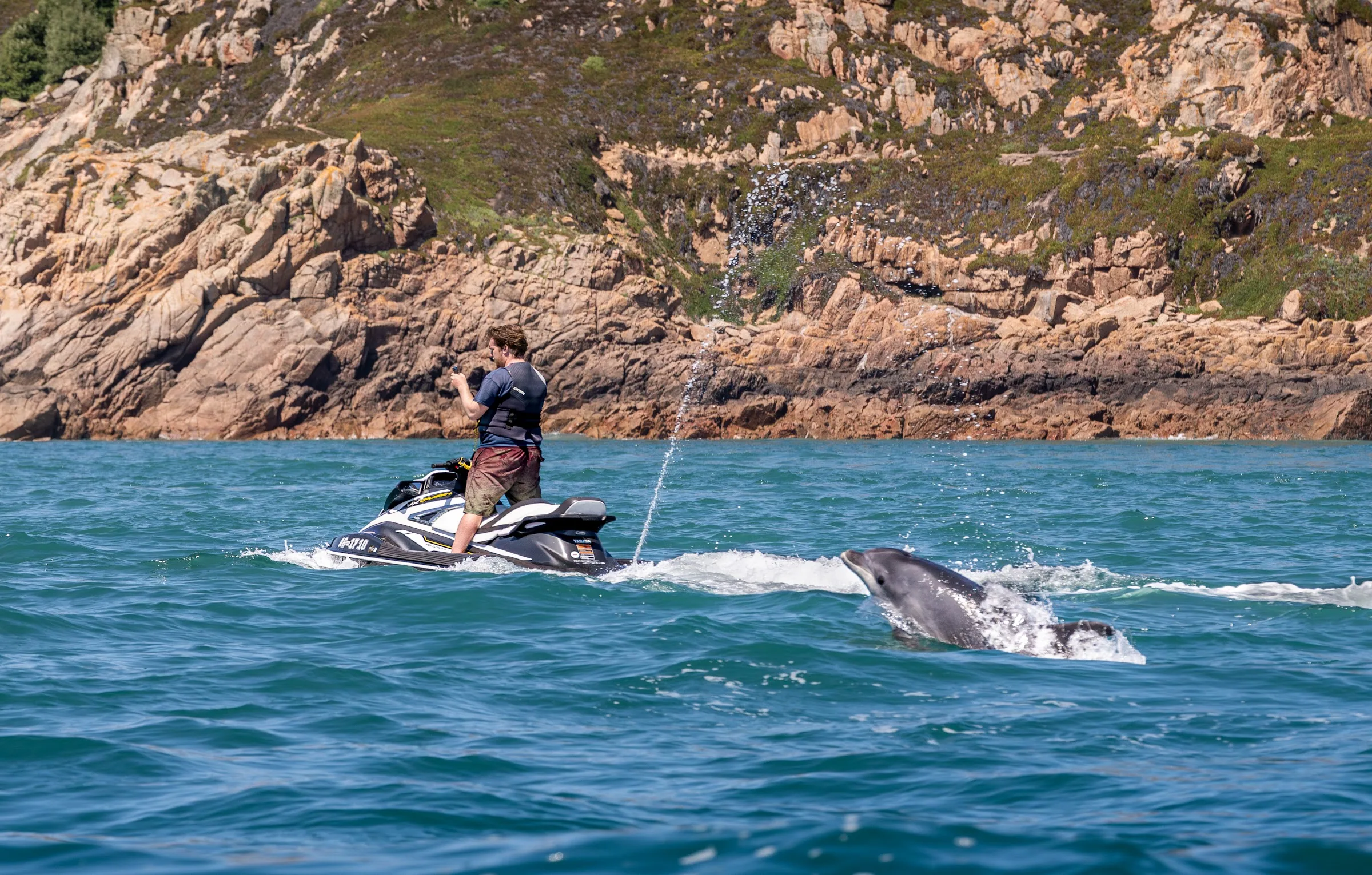 Guided jet ski safari around the south coast — Jersey