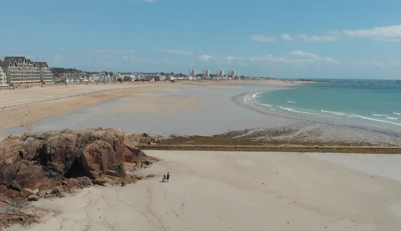 Low tide at Havre Des Pas